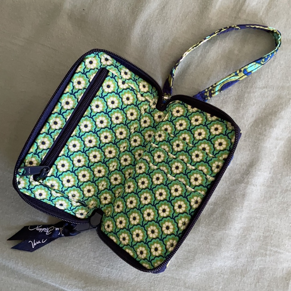 Vera Bradley 3 Piece Set (Tote, Wristlet & Bag) Green & Blue Paisley Quilted - Picture 7 of 12
